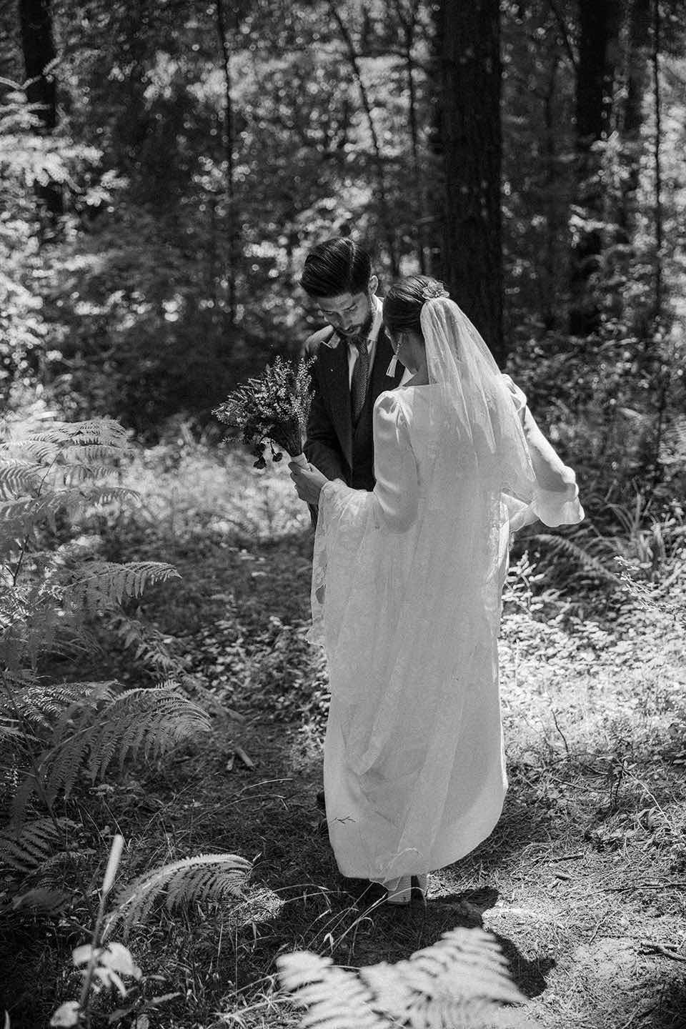vestidos de novia - Itziar Ortuondo - Boda en el palacio de Ubieta