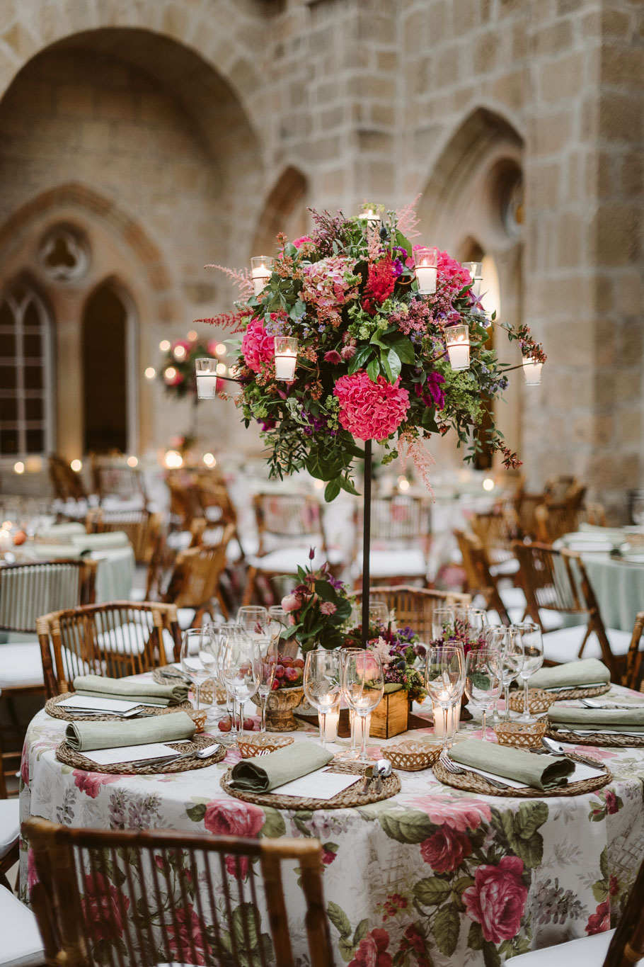 First dance - bengalas de boda - me caso - light - la mejor wedding planner de Bilbao- Boda en monasterio del espino